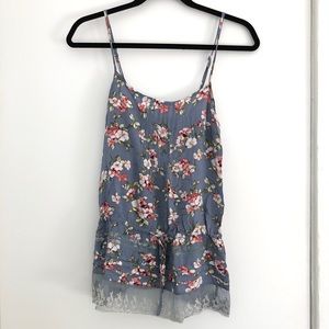 💐 Floral & Lace Top